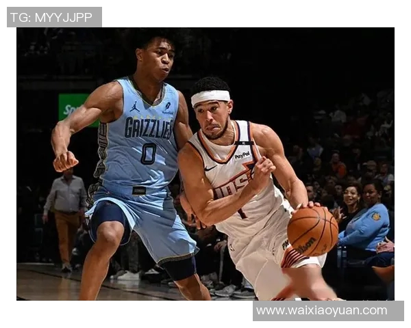 昔日恩怨再现！布克与老队友狭路相逢